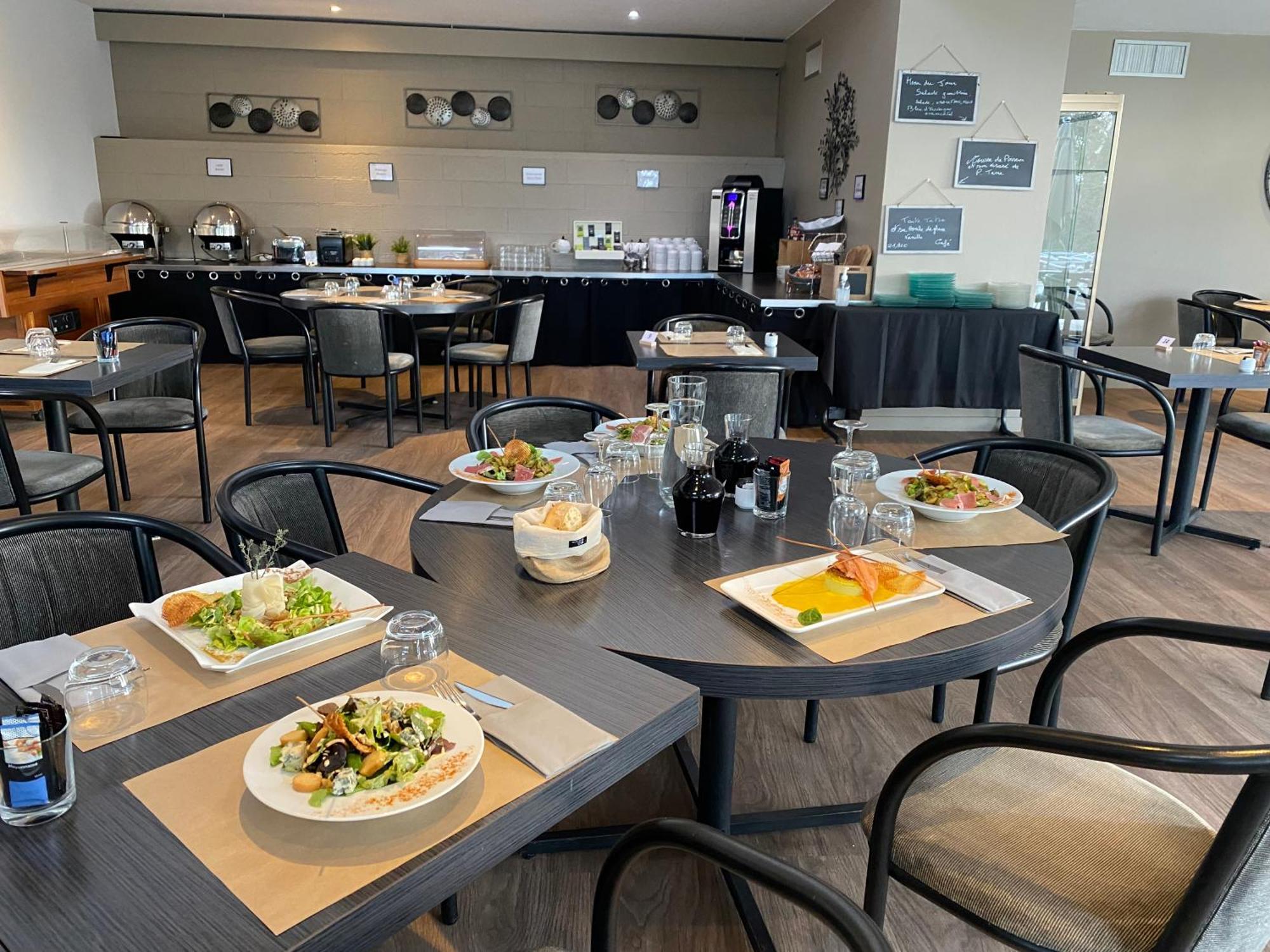 Best Western Golf D'Albon Экстерьер фото