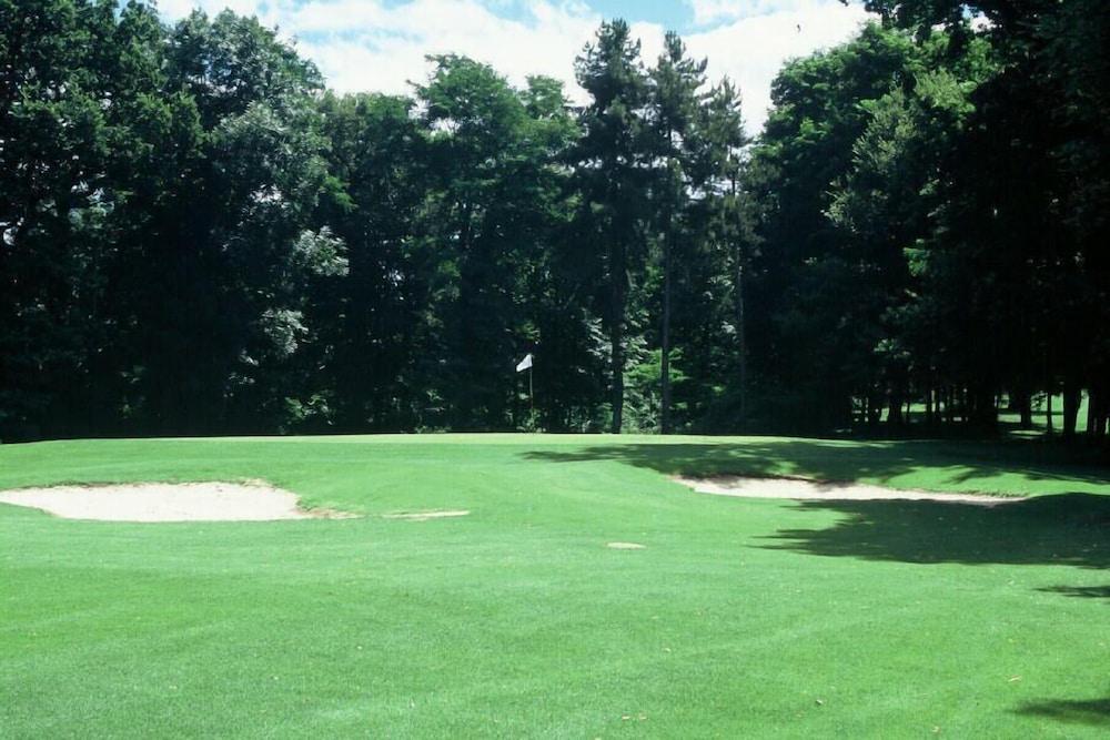 Best Western Golf D'Albon Экстерьер фото