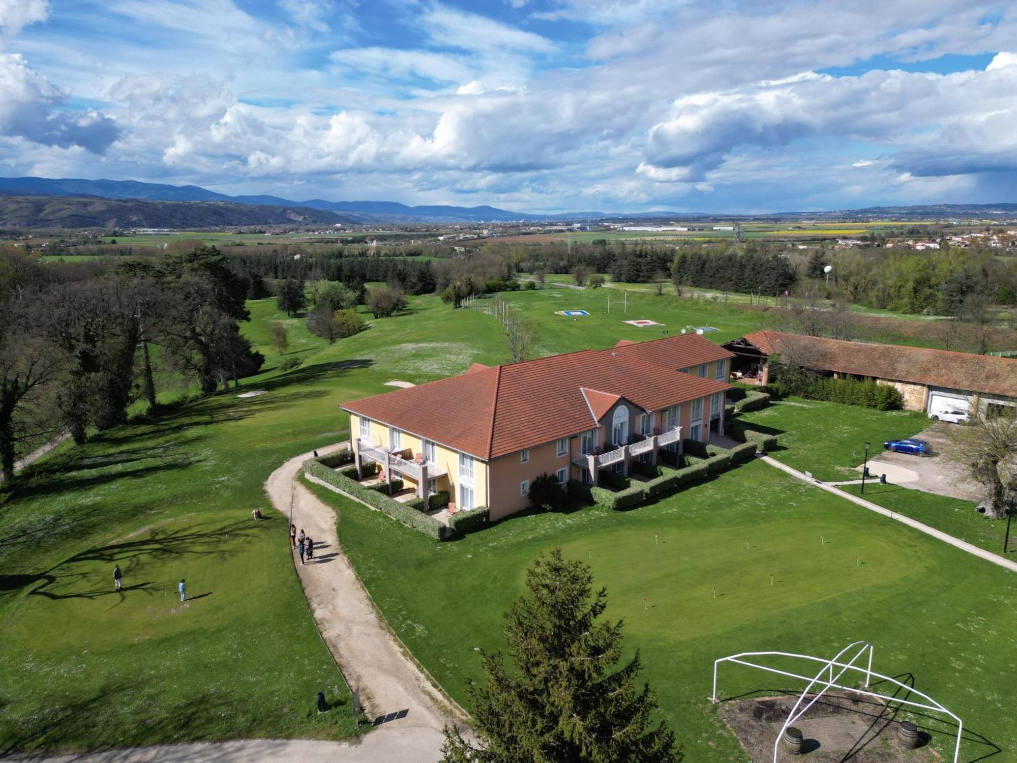Best Western Golf D'Albon Экстерьер фото