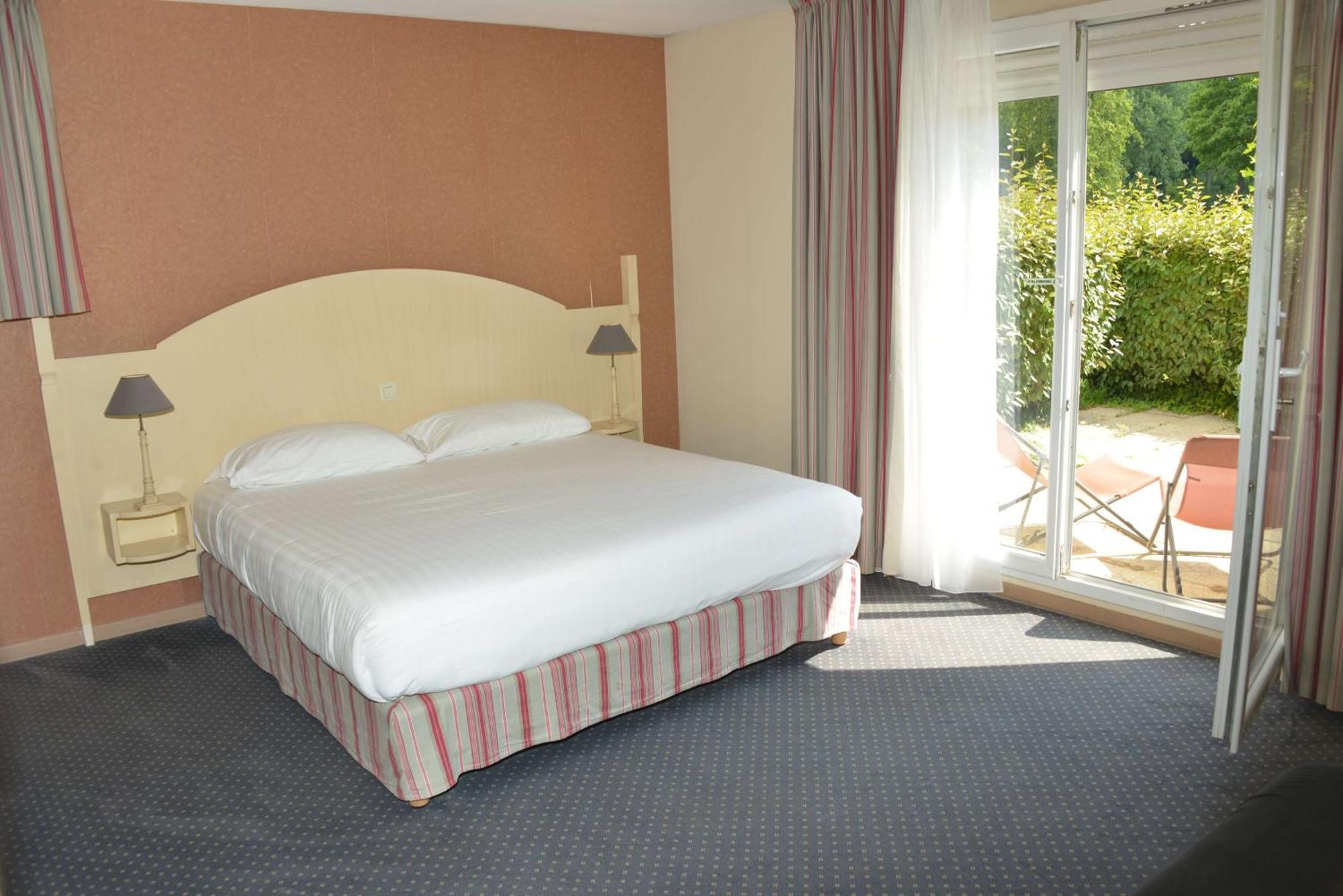 Best Western Golf D'Albon Экстерьер фото
